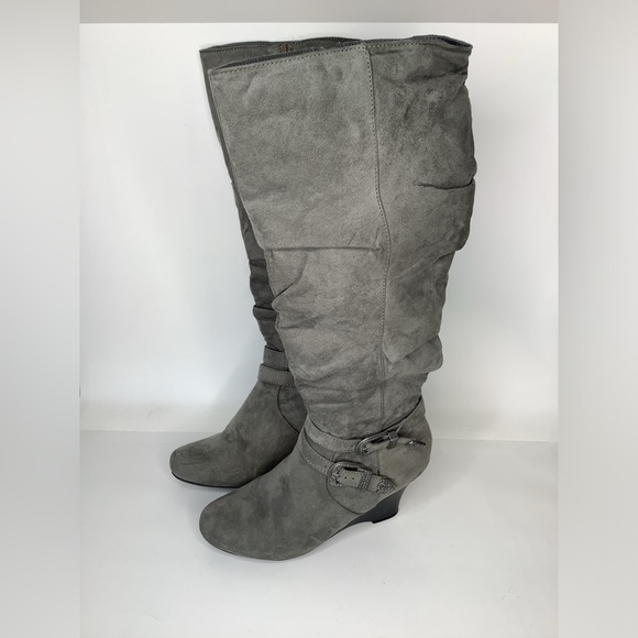 Kohl’s SO Below Knee, Gray Wedge Heeled Boots with Silver Buckle Detail … - Picture 2 of 9